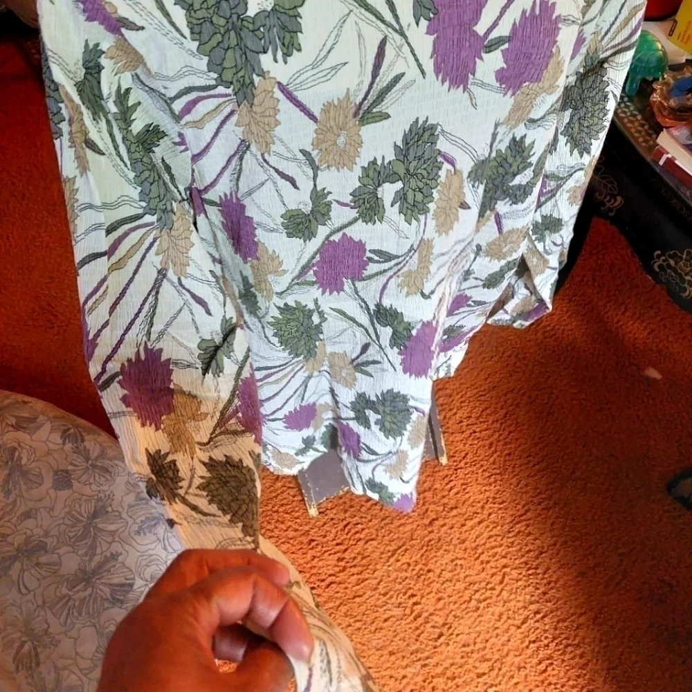 Cotton Ginny Plus Cotton Floral Shirt, Size Medium - Picture 5 of 6